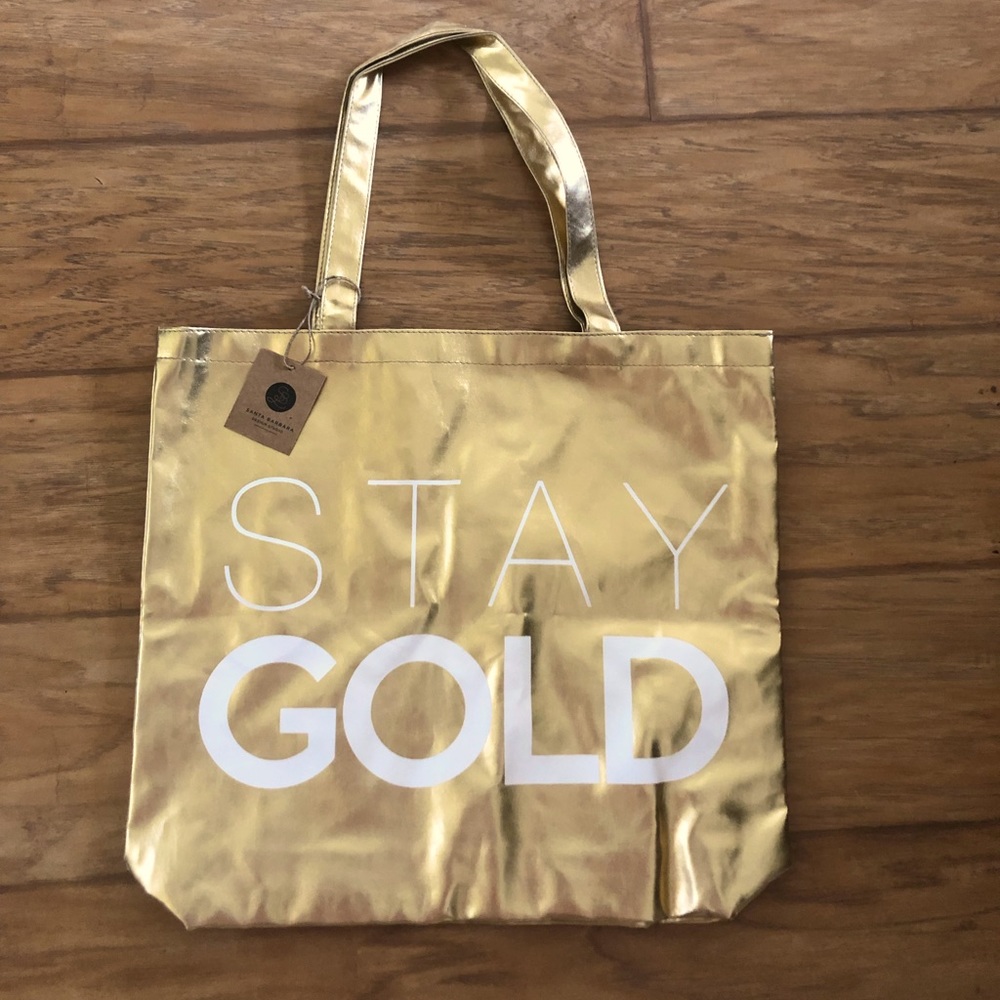 Living your life like It’s “GOLDEN” by carrying your “STAY GOLD” every moment🧨